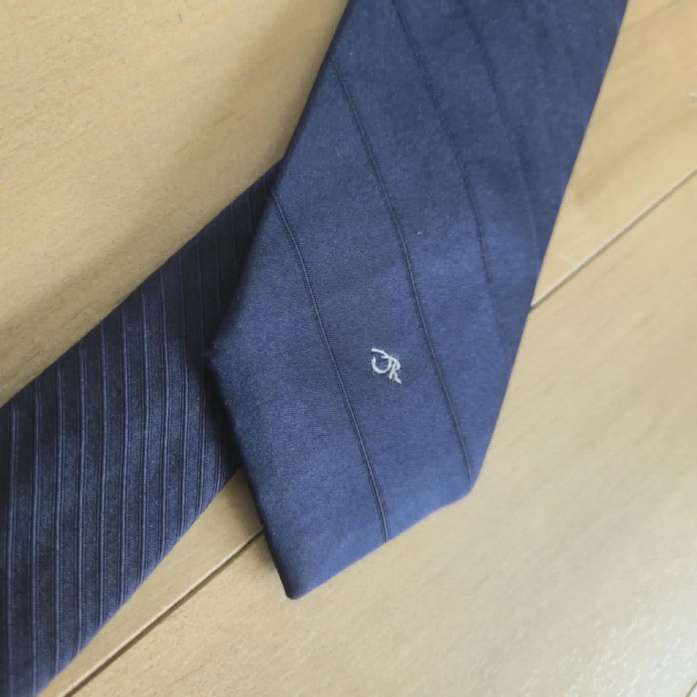 Vintage Oscar de la Renta Navy Necktie Textured Silk Blend Designer Accessory